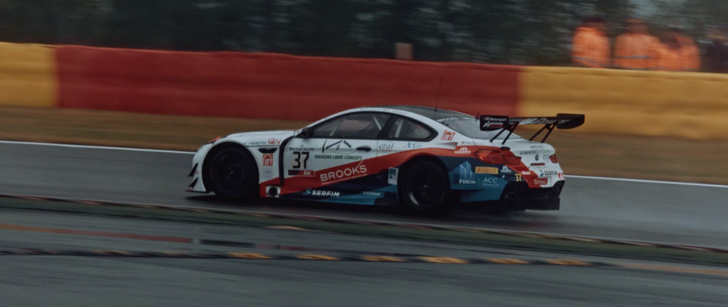 BMW M6 GT3, side profile on track